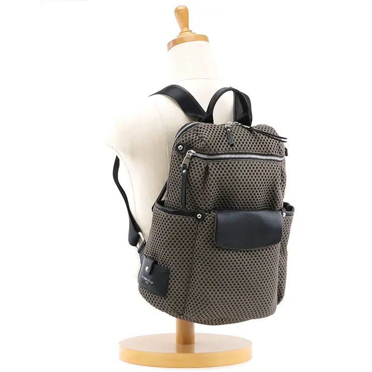 le camouflage tribe ル カムフラージュ トライブ カナル メッシュ素材 ポシェット付きリュック グレーベージュ