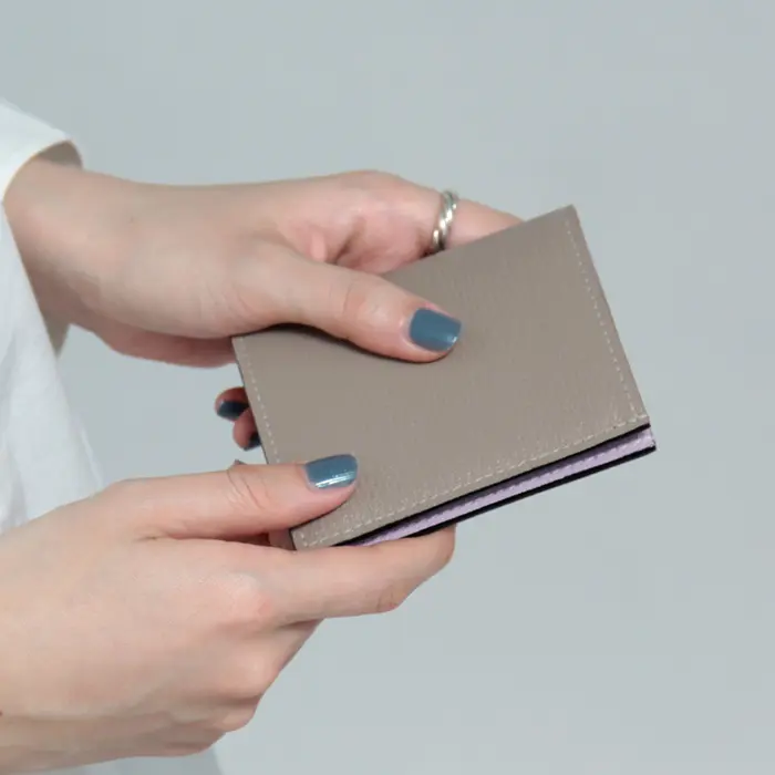 L'arcobaleno ラルコバレーノ ゴートレザー 二つ折り ミニウォレット BEIGE/LILLA