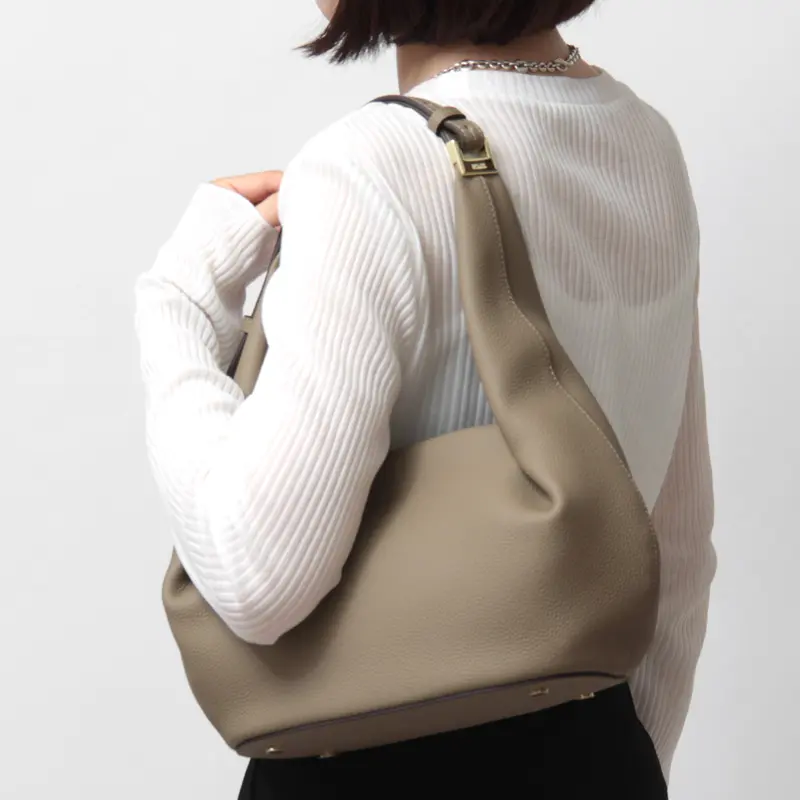 PUNTI. プンティ OVOLO ⽜シュリンクレザー ワンハンドルバッグ HAZEL