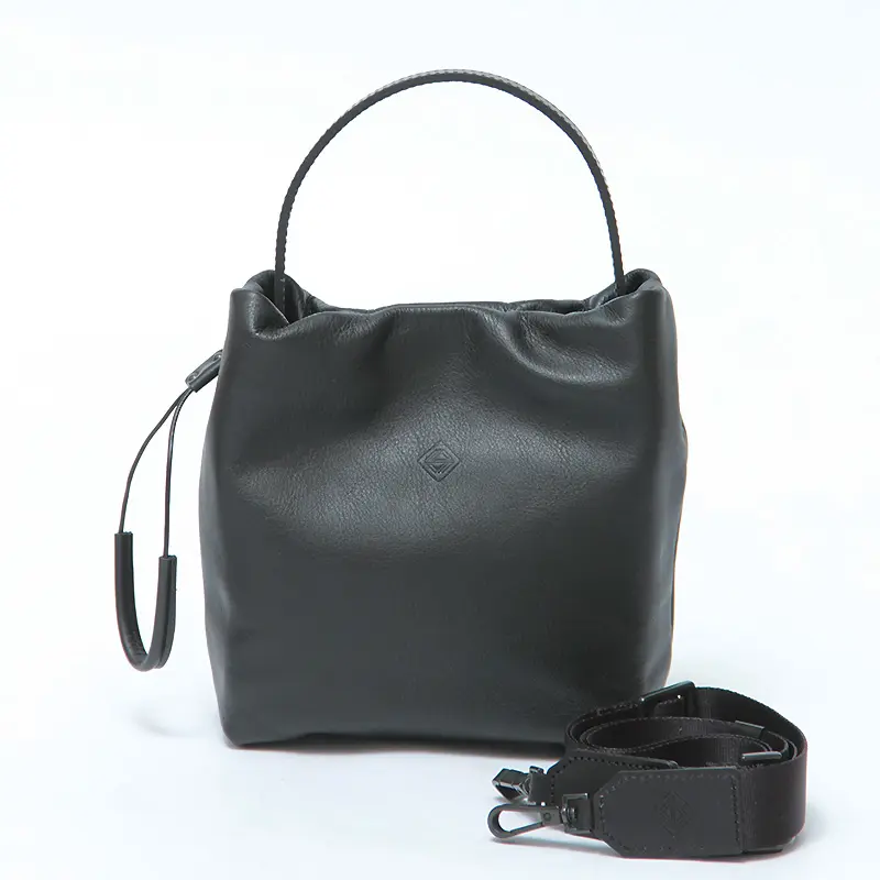 BASIC POUCH 撥水カウレザー 2way 巾着バッグ (S)