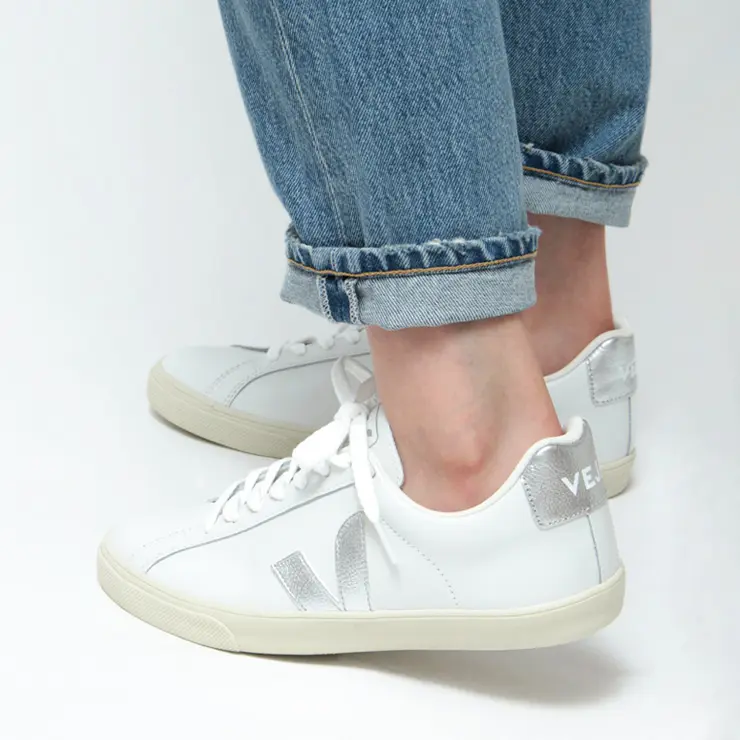 VEJA ヴェジャ ESPLAR LOW ローカット スニーカー