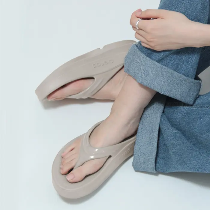OOFOS ウーフォス oomega 厚底 リカバリー サンダル