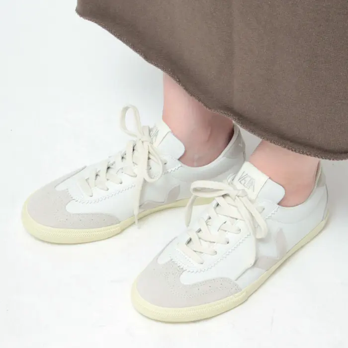 VEJA ヴェジャ VOLLEY ローカット スニーカー