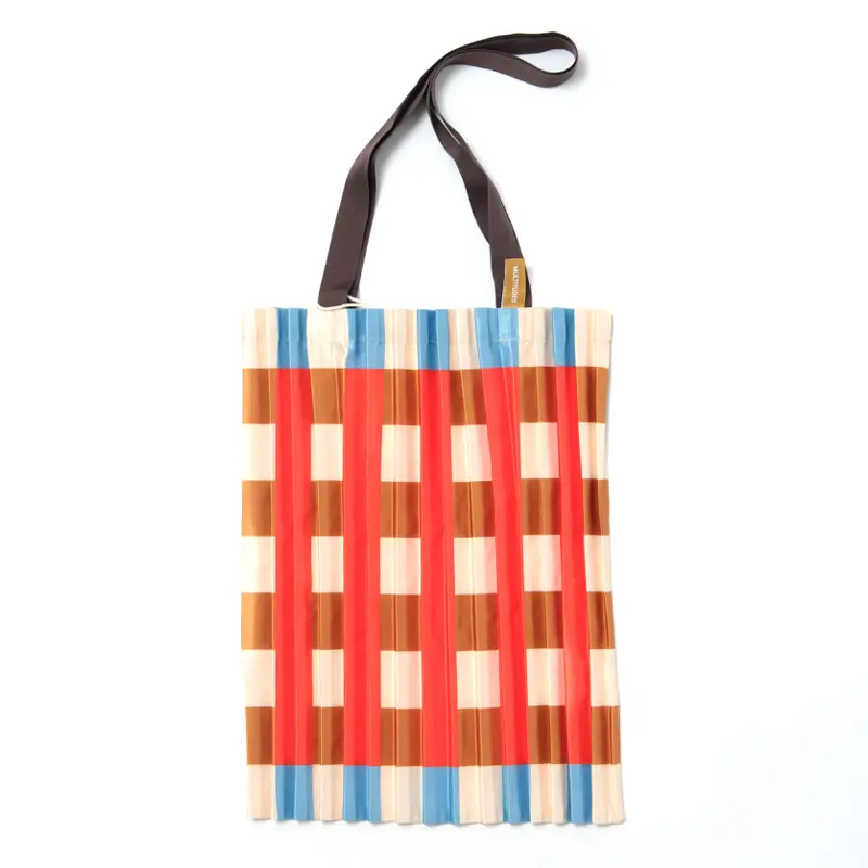 MULTITUDES マルチチューズ PLEATED TOTE サテン プリーツ トートバッグ MARSALA