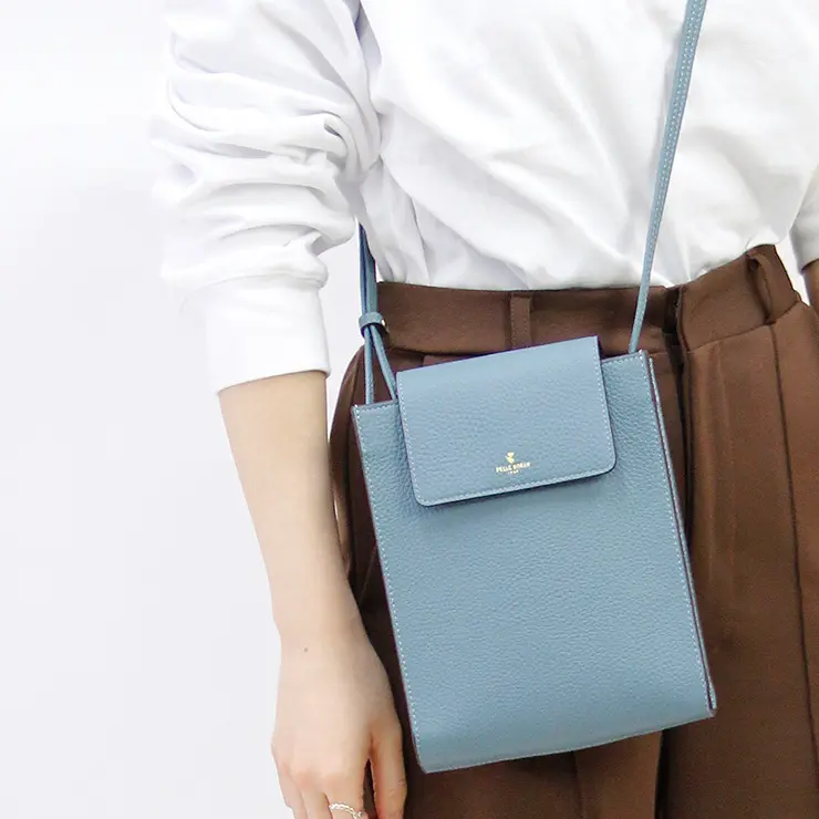 Reinette レネット シュリンクレザー スクエアーポシェット
