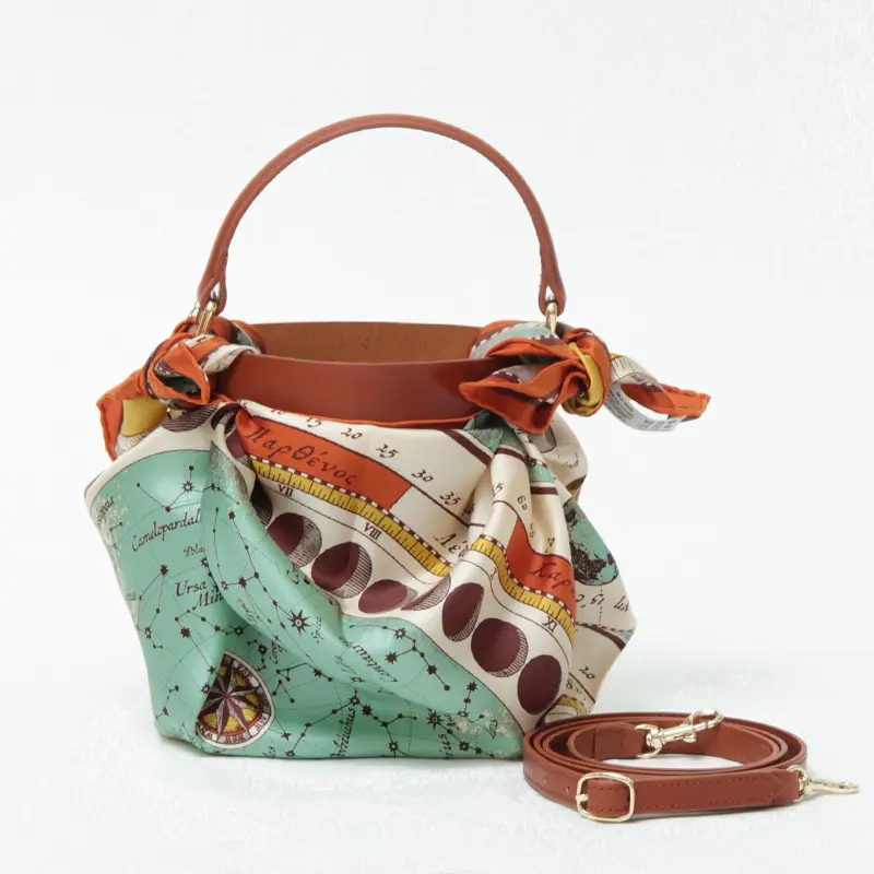 スカーフレザートートM SCARF LEATHER