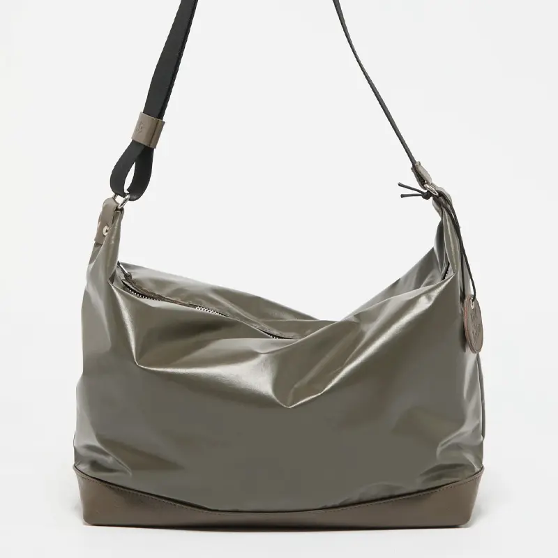 LIGHT LEATHER ARTI レザー ショルダーバッグ