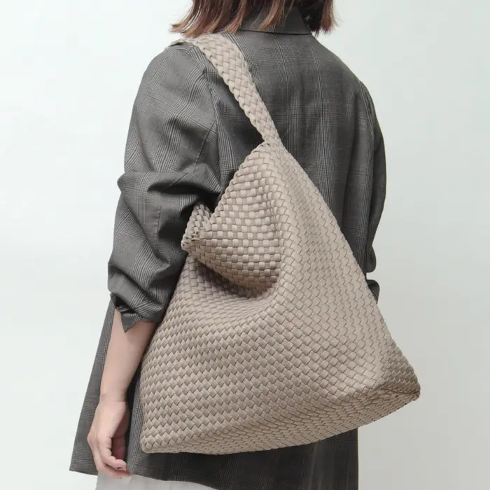 NAGHEDI ナゲディ Nomad Large Hobo メッシュ ショルダー SN04024LD