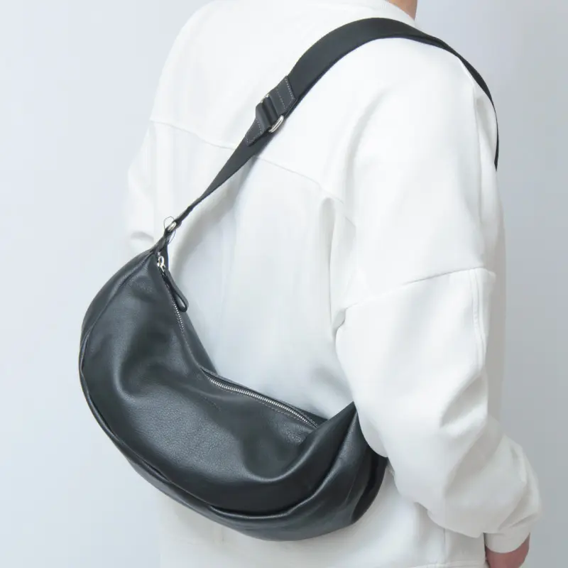 TOMBOLO レザー ショルダーバッグ（M）